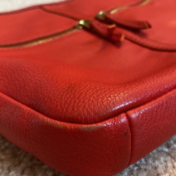 Red FOSSIL brand crossbody purse - Picture 9 of 9
